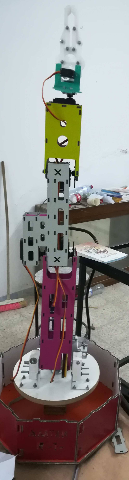 自制简易机械臂缩略图