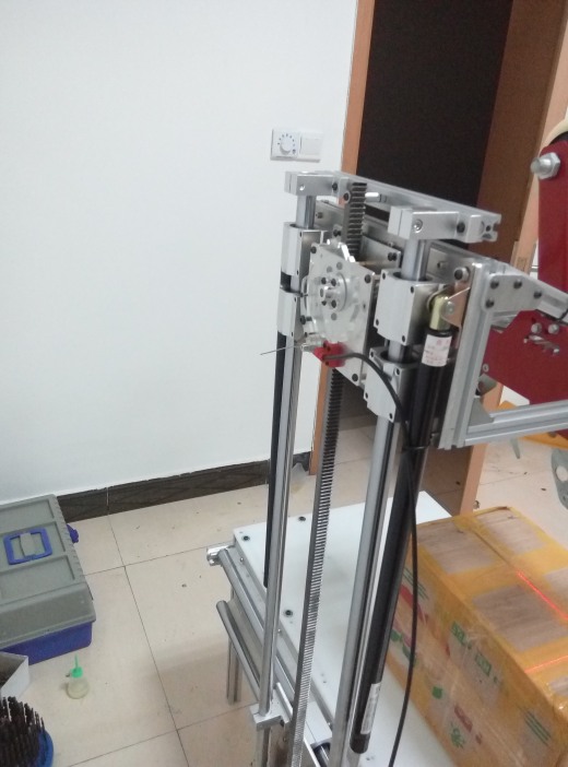 新型万能封箱机缩略图