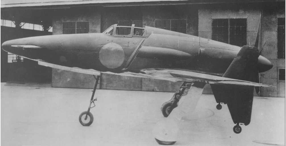 是二战日本螺旋桨驱动的原型战斗机