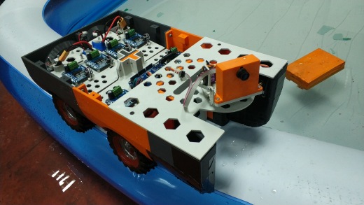 AMPHIBIAN 2018 1453赛季机器人车缩略图