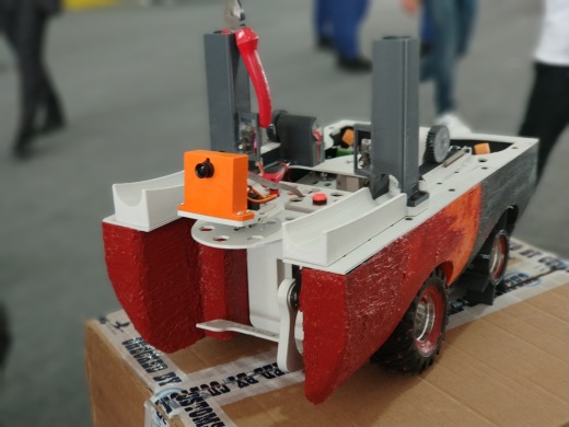 AMPHIBIAN 2018 1453赛季机器人车缩略图