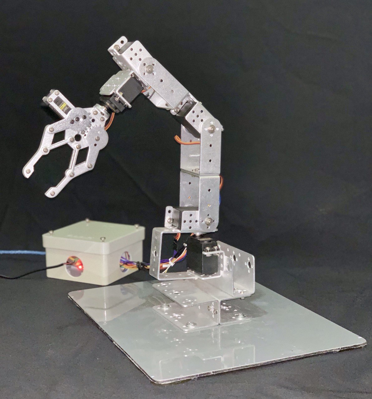 Robot arm 6 axes prototype机器人臂6轴原型