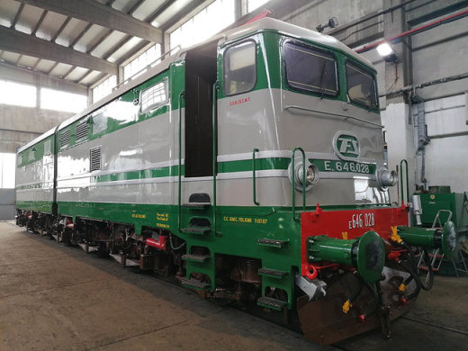 E.646 E.645电力机车及铁轨缩略图