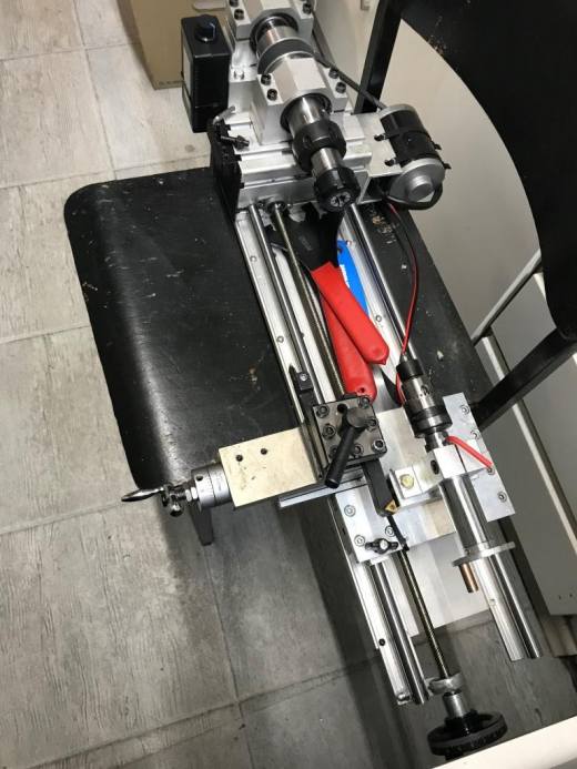 小型车床结构缩略图