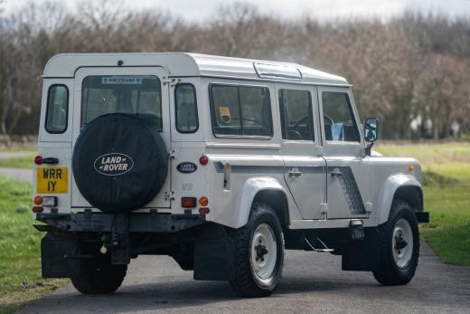 Land Rover Defender 110越野车缩略图