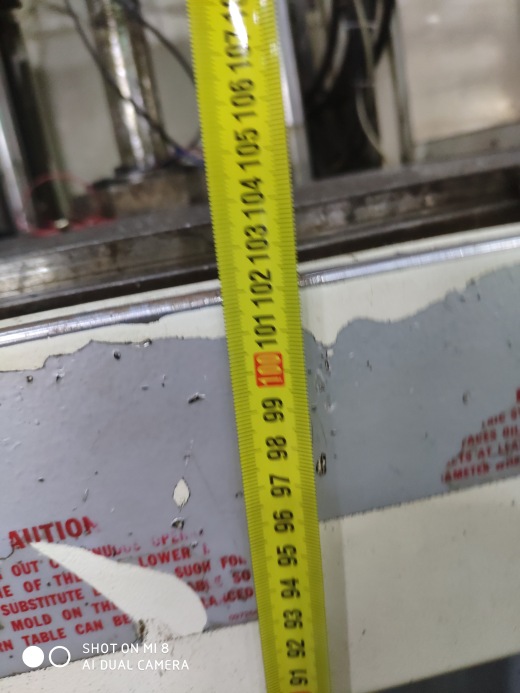 机器人上料，2台注塑机成型一体机缩略图