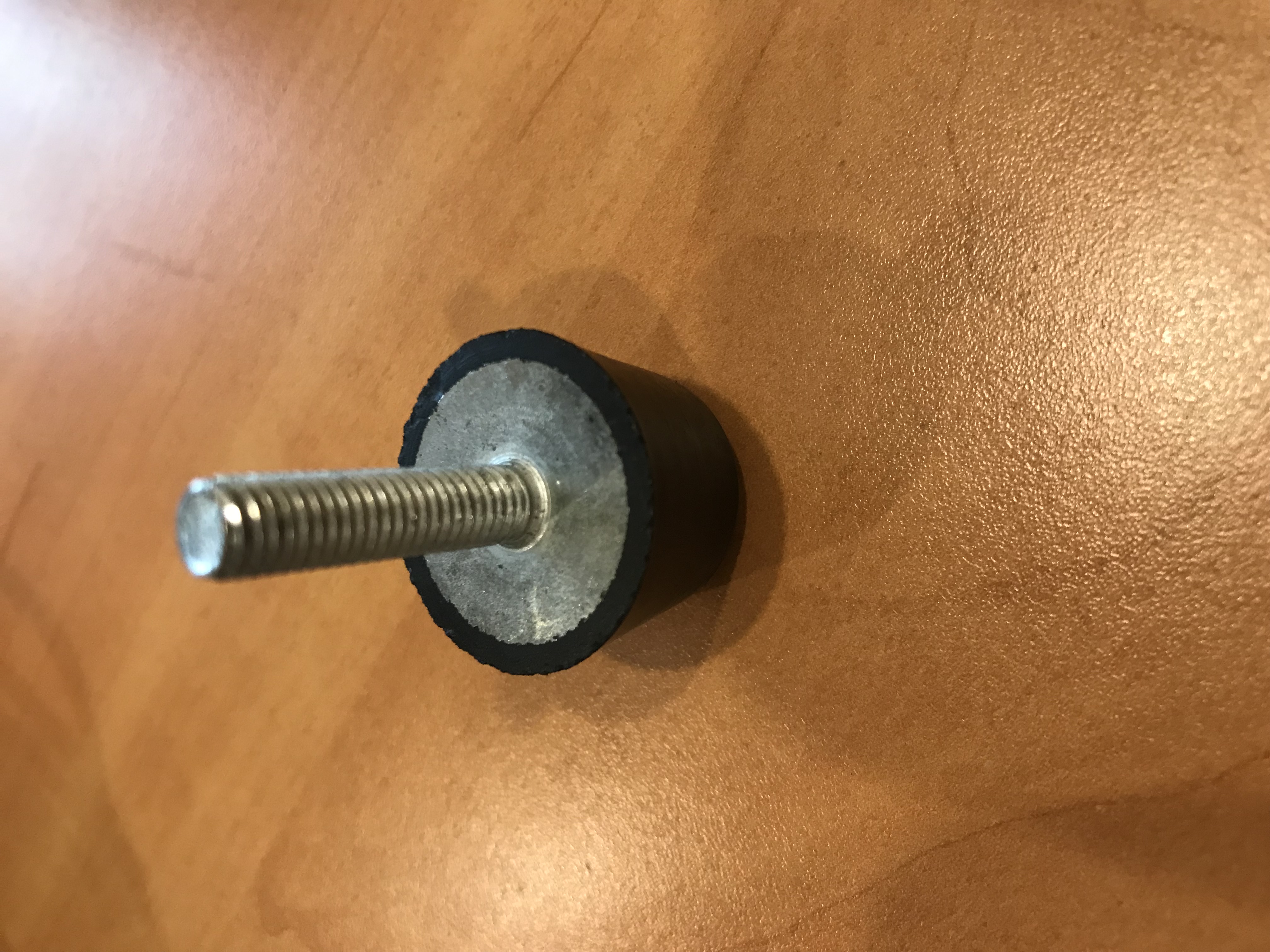 安装元件隔振脚