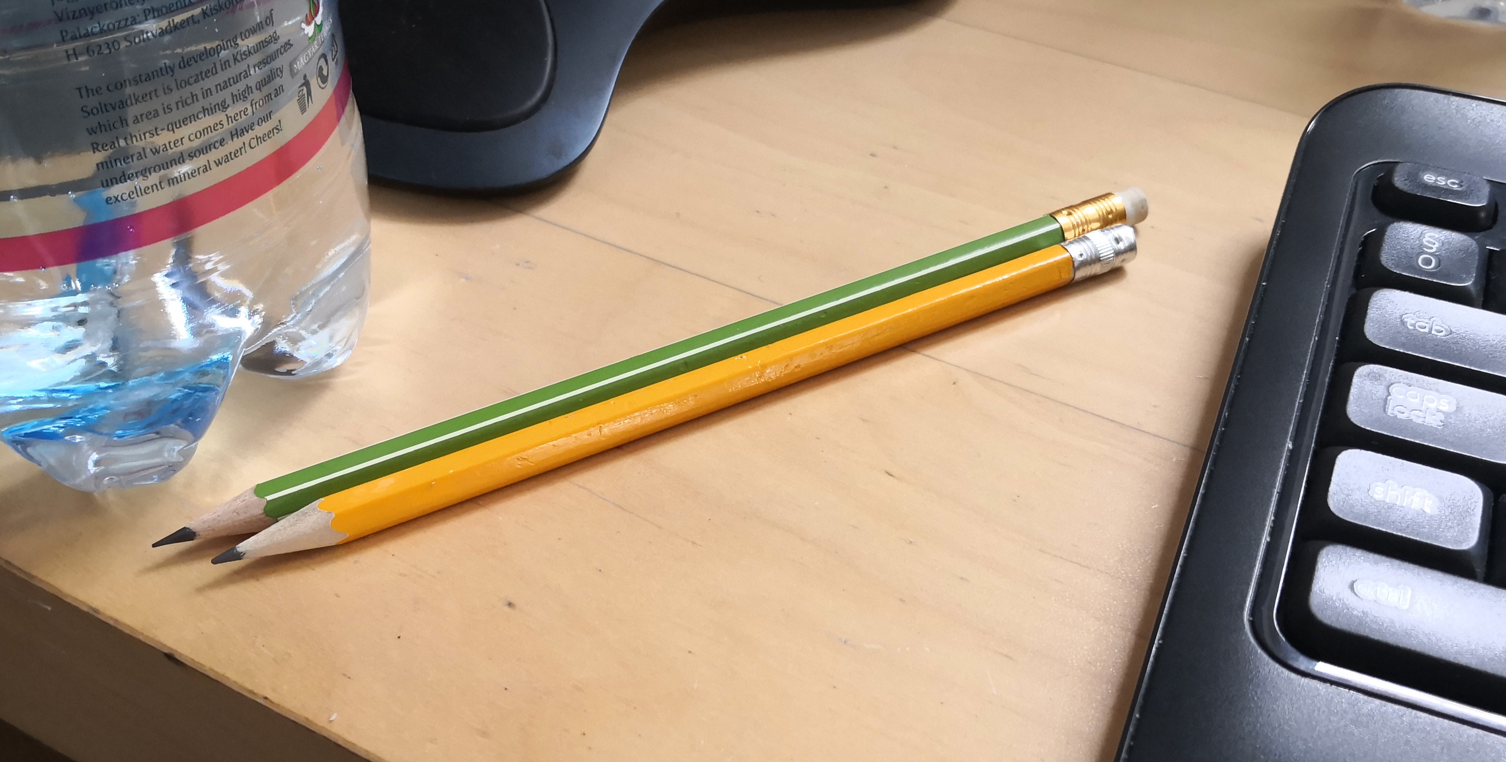 铅笔