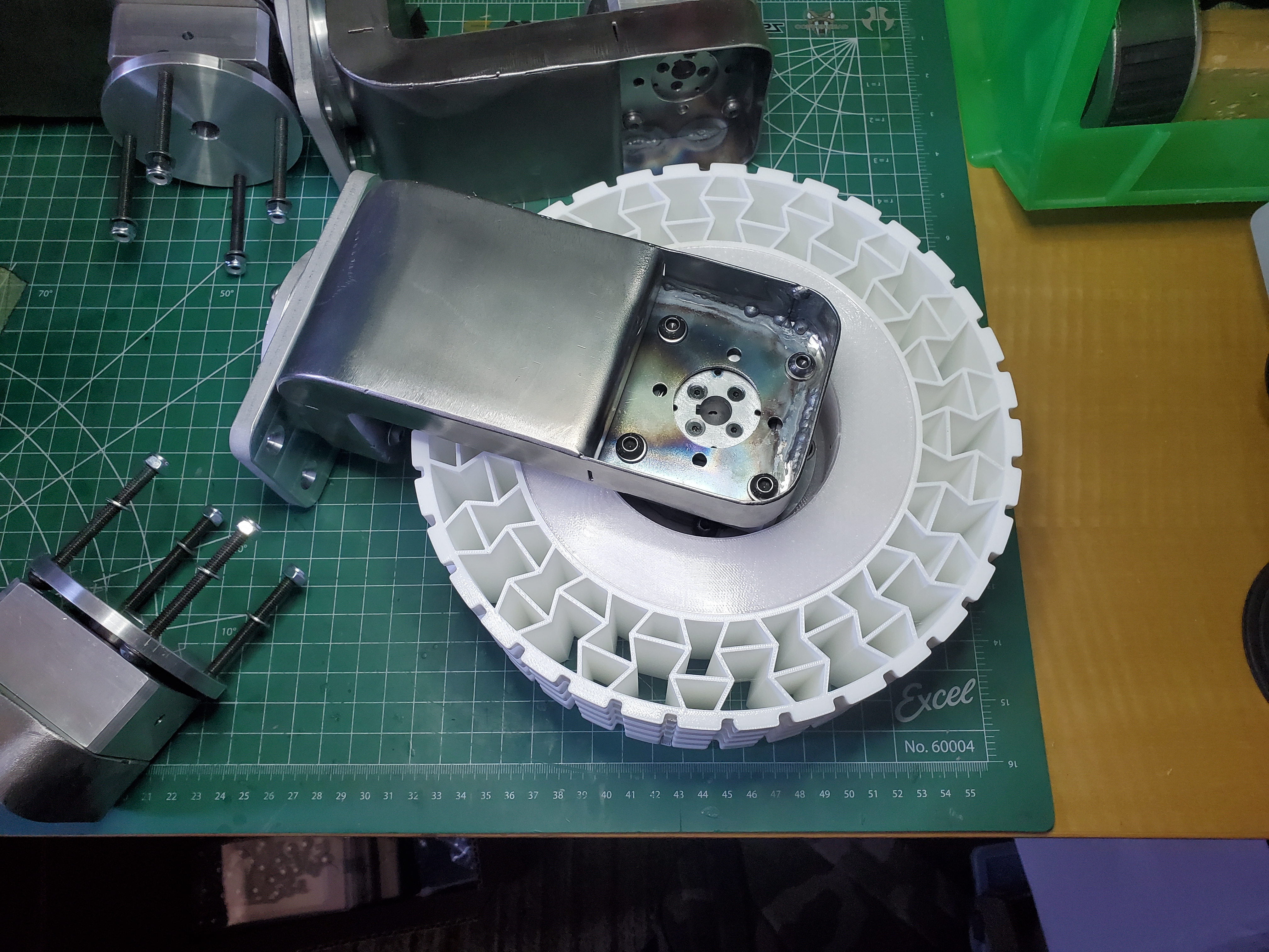 ROVER 360度转向机构，4WD，辅助3D打印无气轮胎