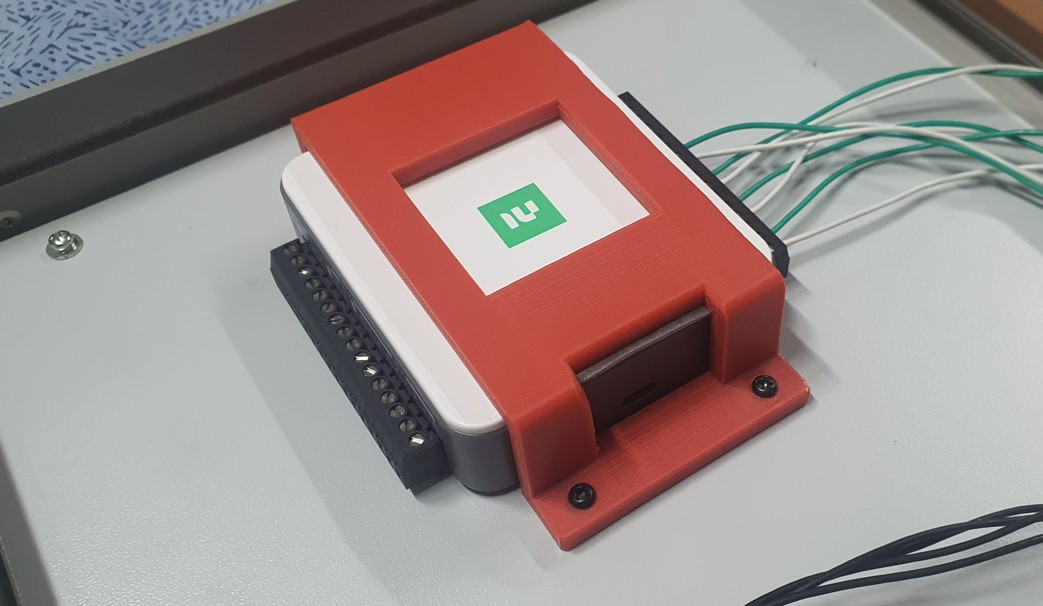 九个USB-6003的持有人