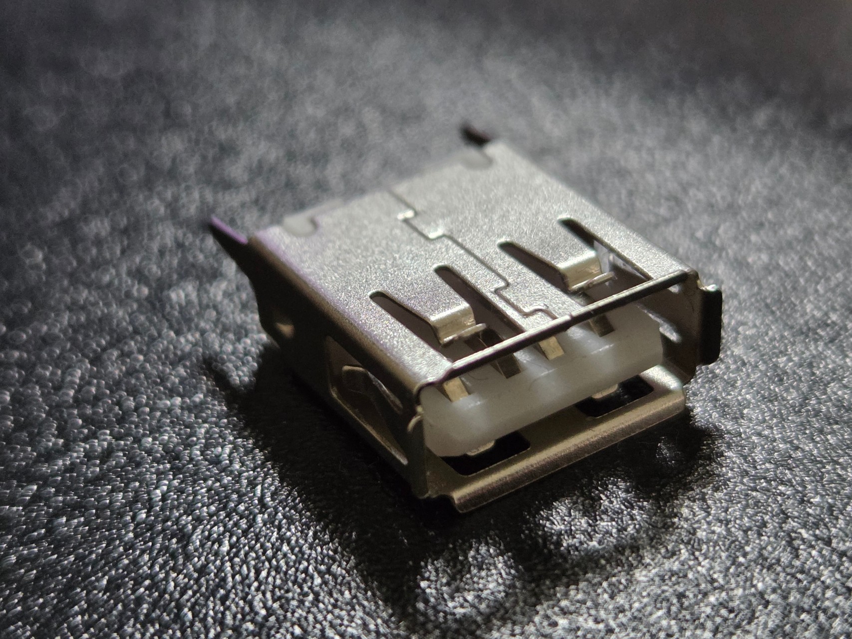 USB A连接器B13.7垂直