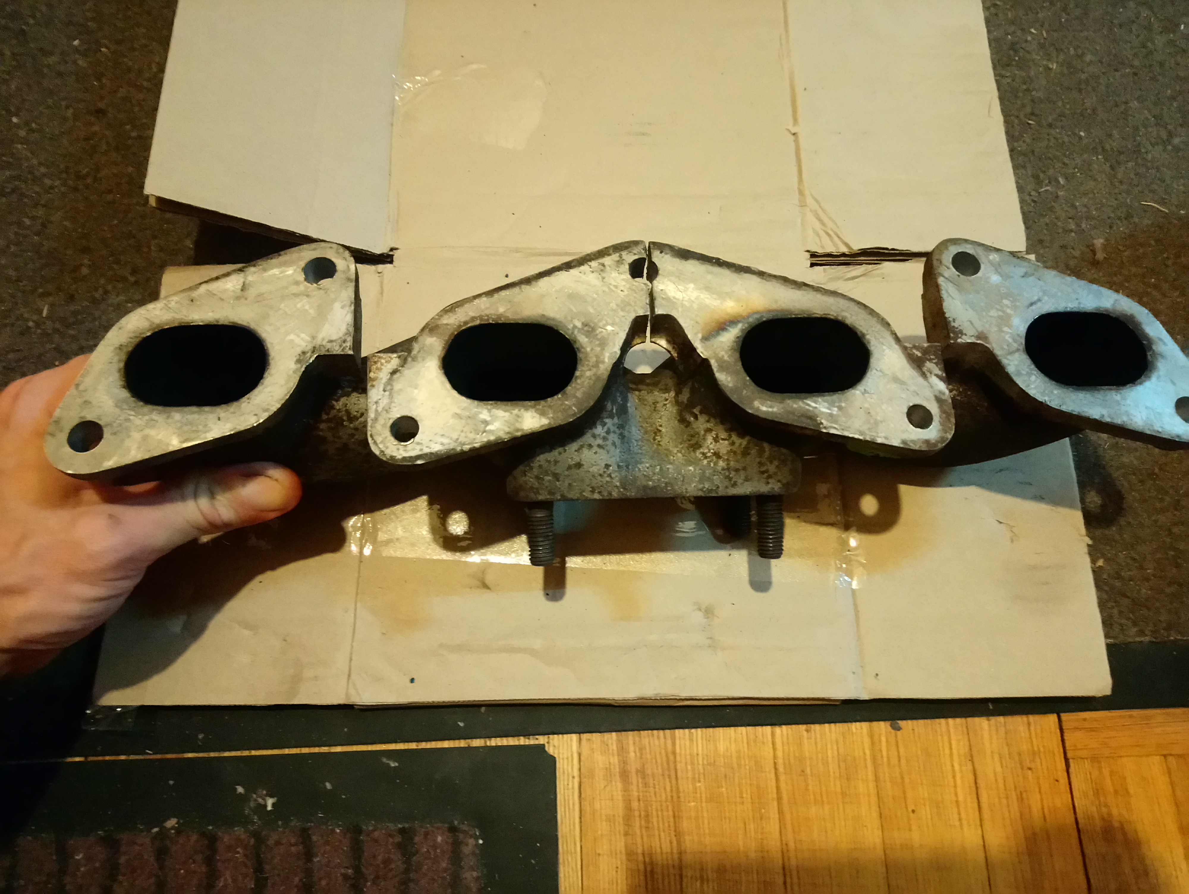 萨博9000排气歧管