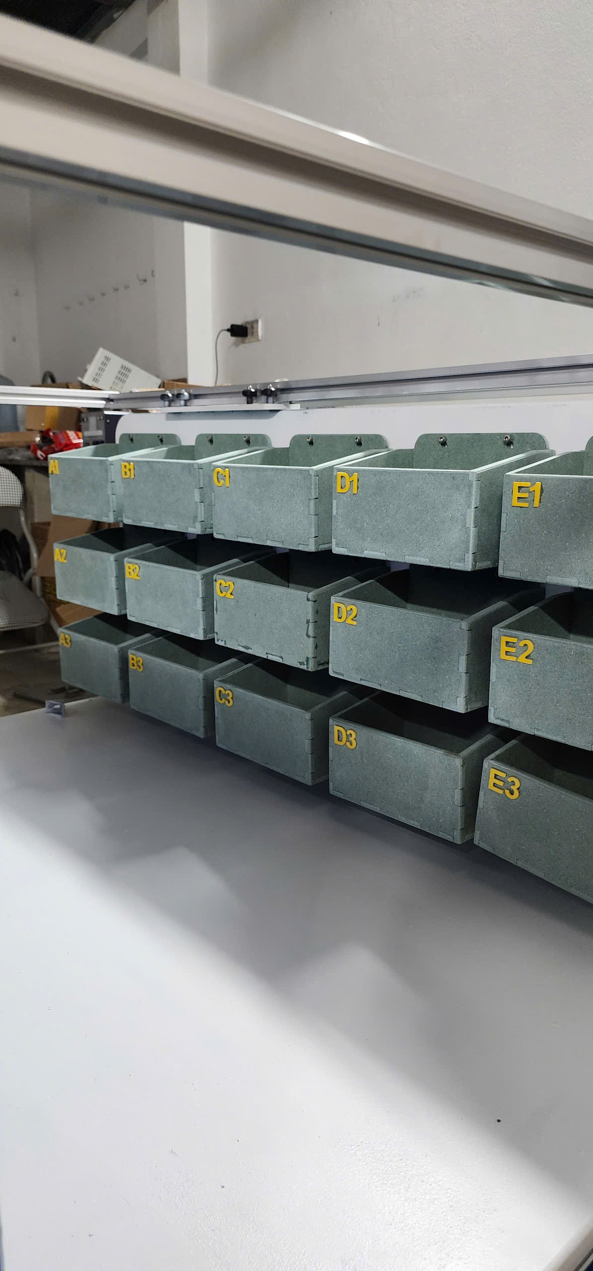 用于制造的工具、机械和零部件运输车