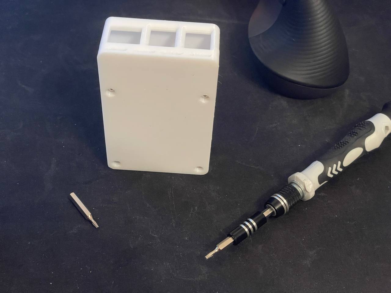 单板计算机Raspberry PI 5的轻便但功能强大且具有气流设计