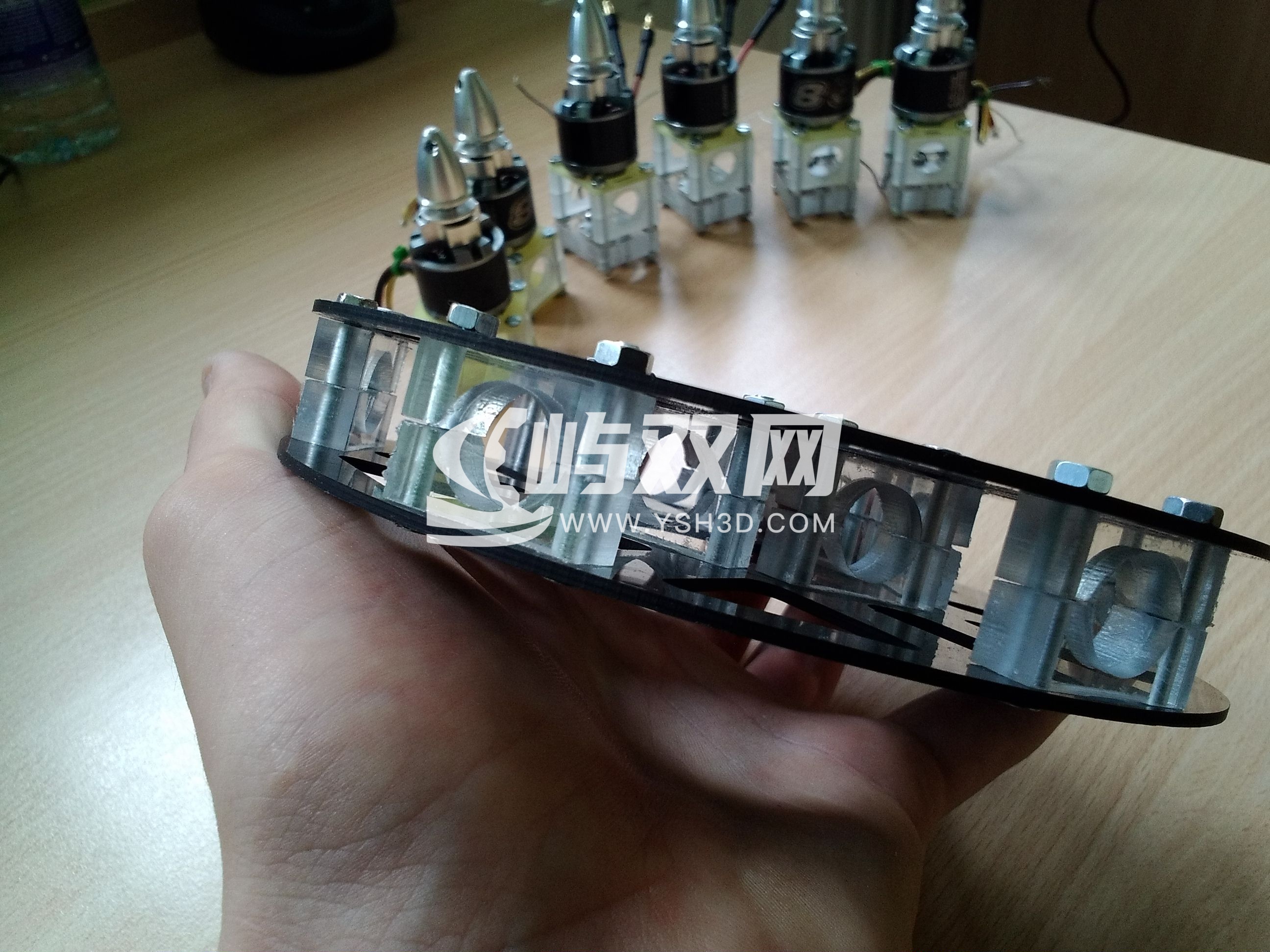 六芯碳纤维直升机