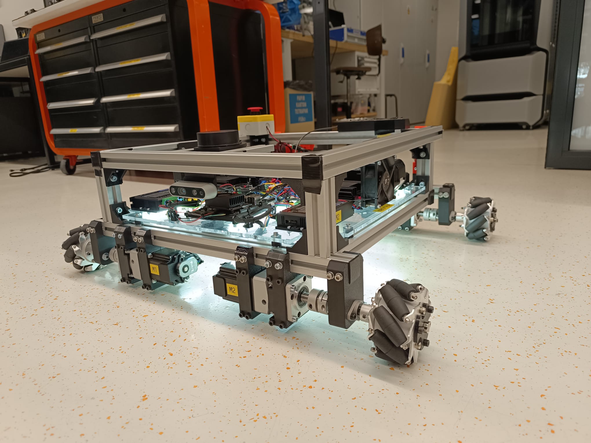 麦克纳姆轮平台