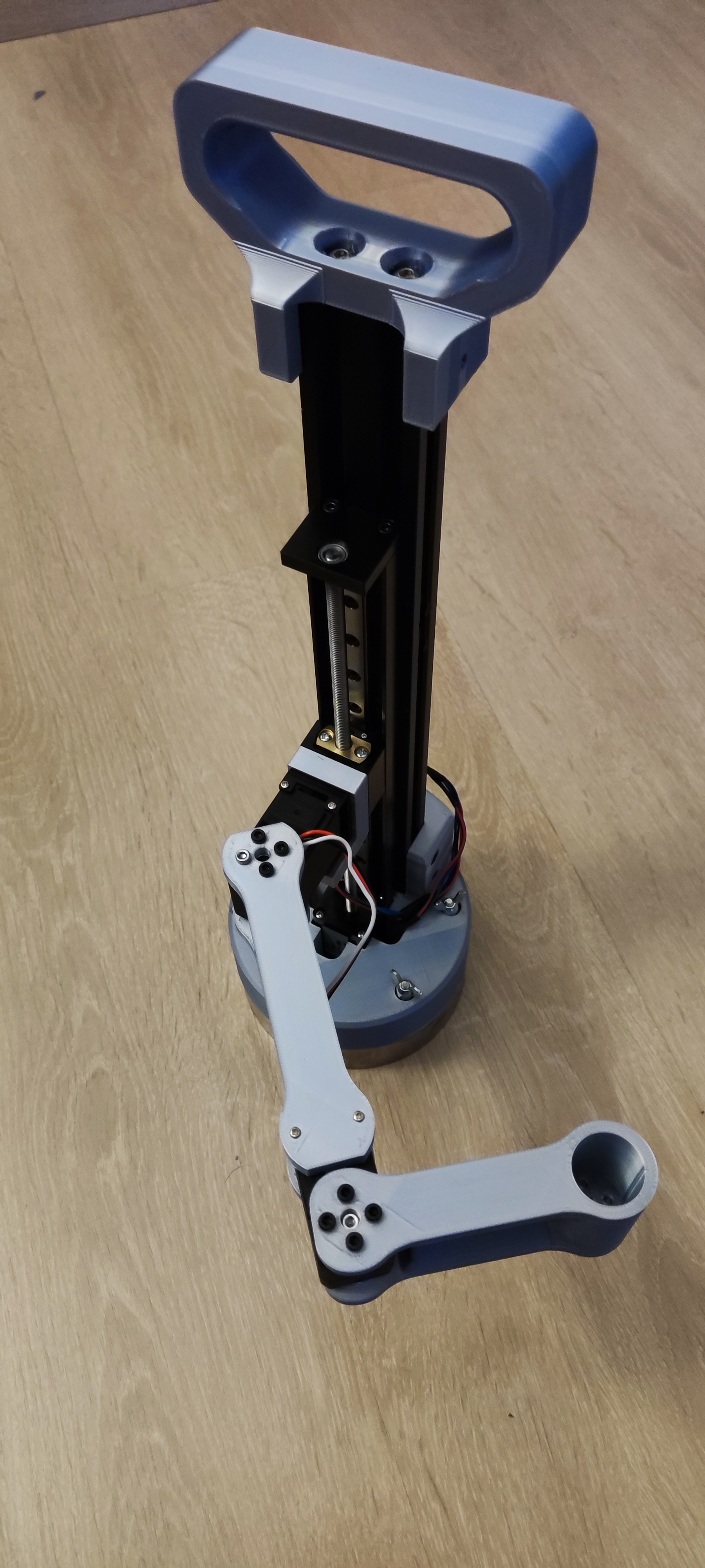 小型斯卡拉机器人