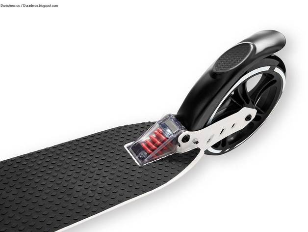 新式电动滑板车