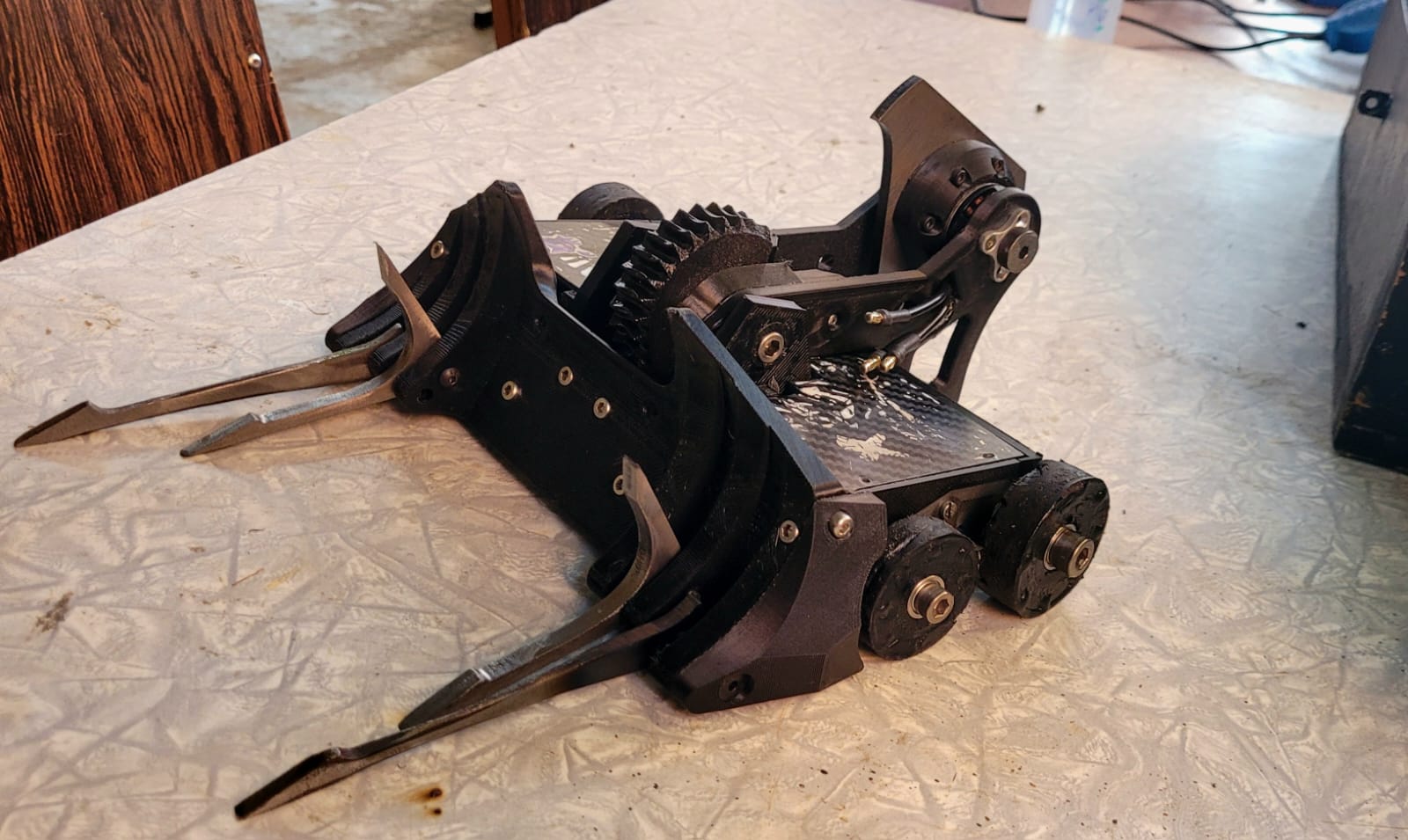 3 磅锤锯战斗抢劫机器人