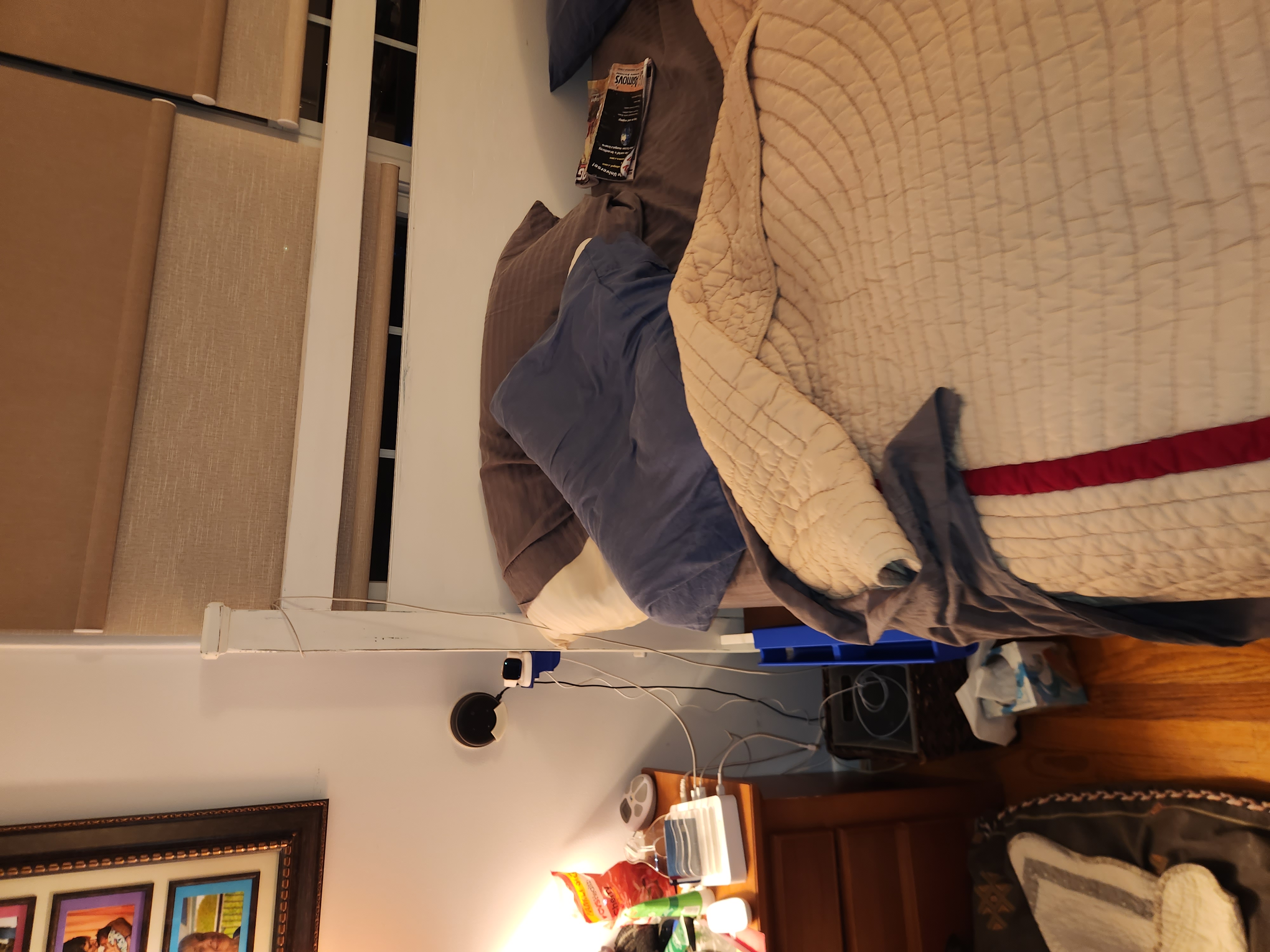 充电器支架（或充电器）