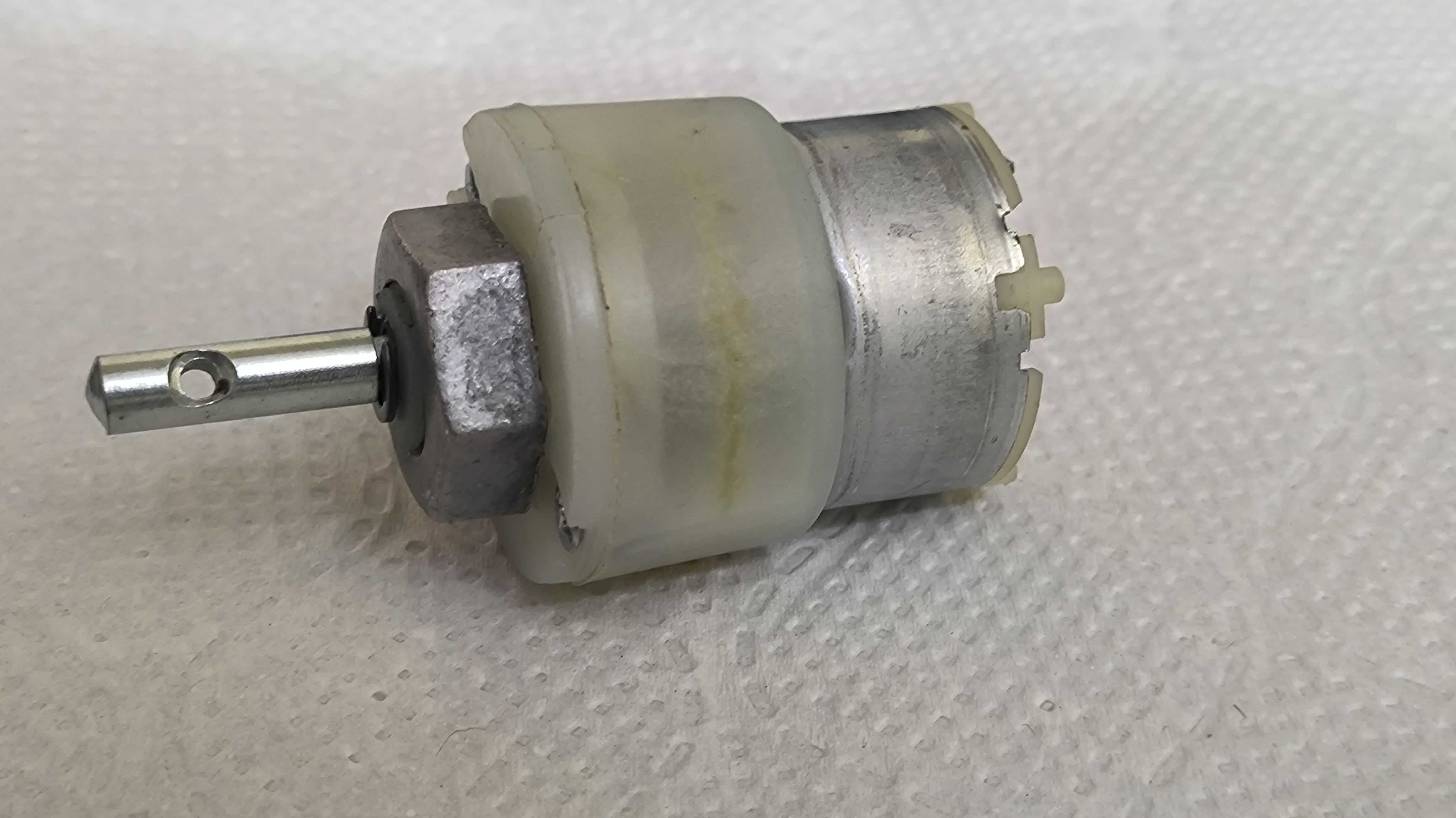 中心轴直流电机