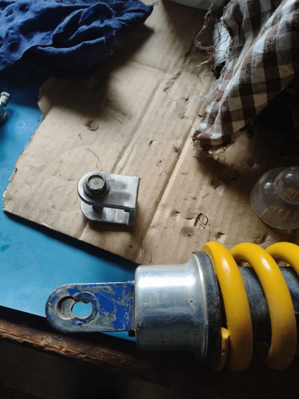 本田 NX 650 RD02 后减震