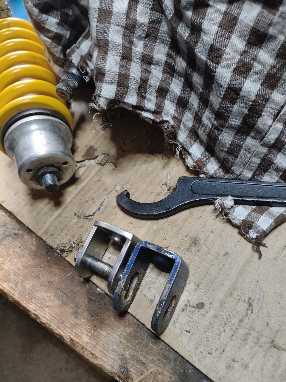 本田 NX 650 RD02 后减震