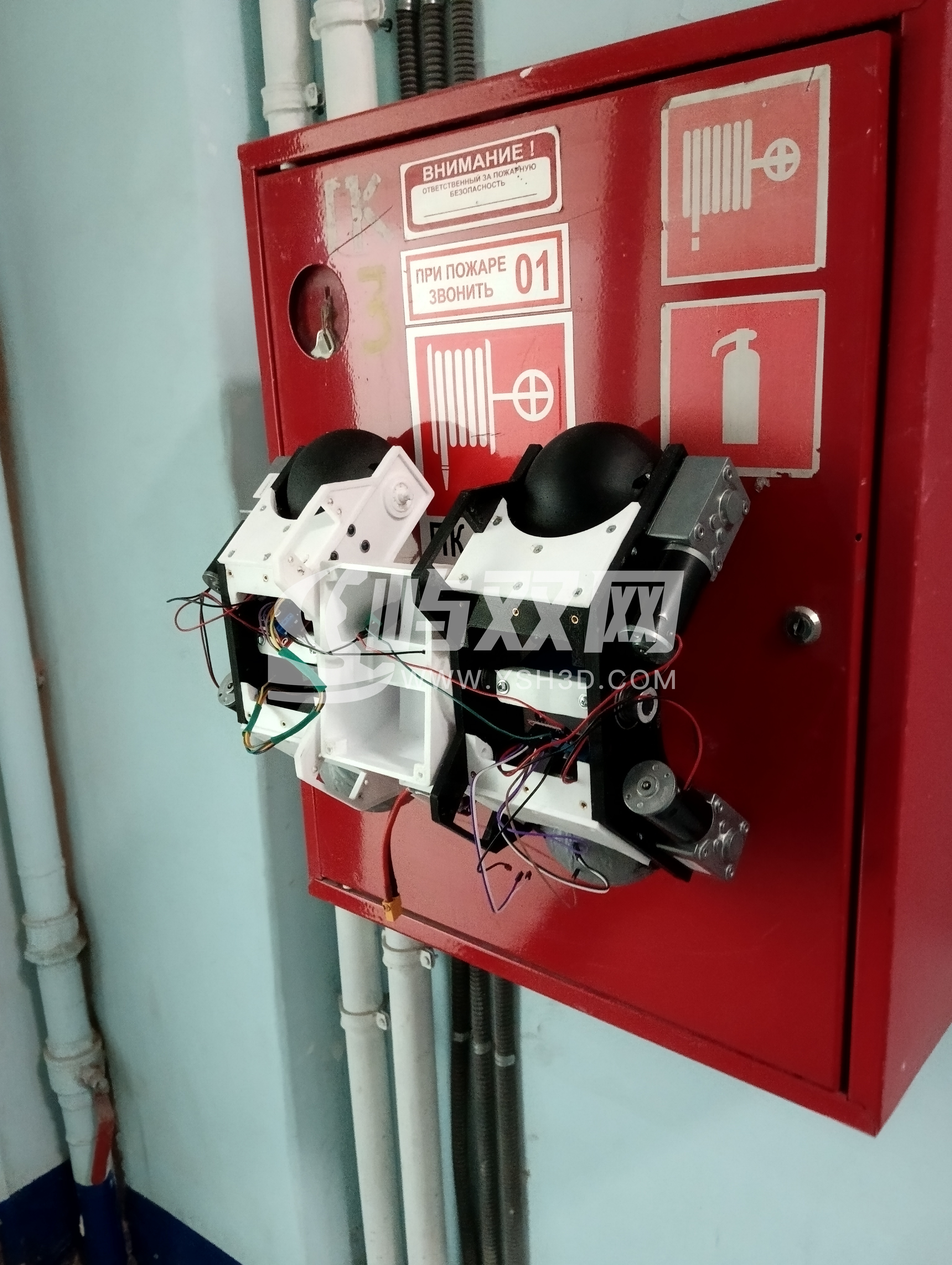 用于罐体检测的球形轮磁吸机器人