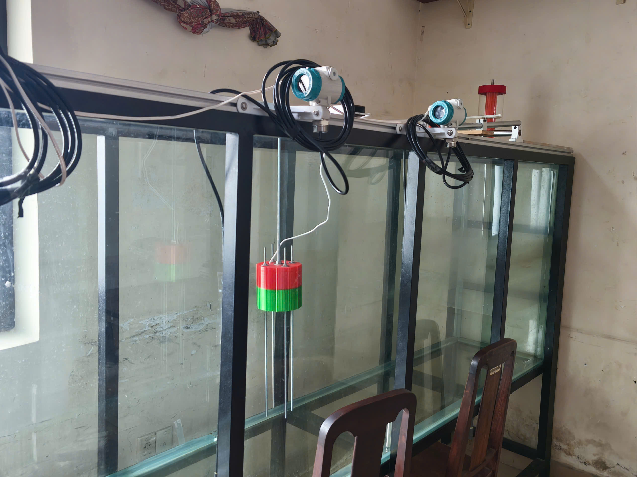 超声波测距传感器用旋转卡扣盒