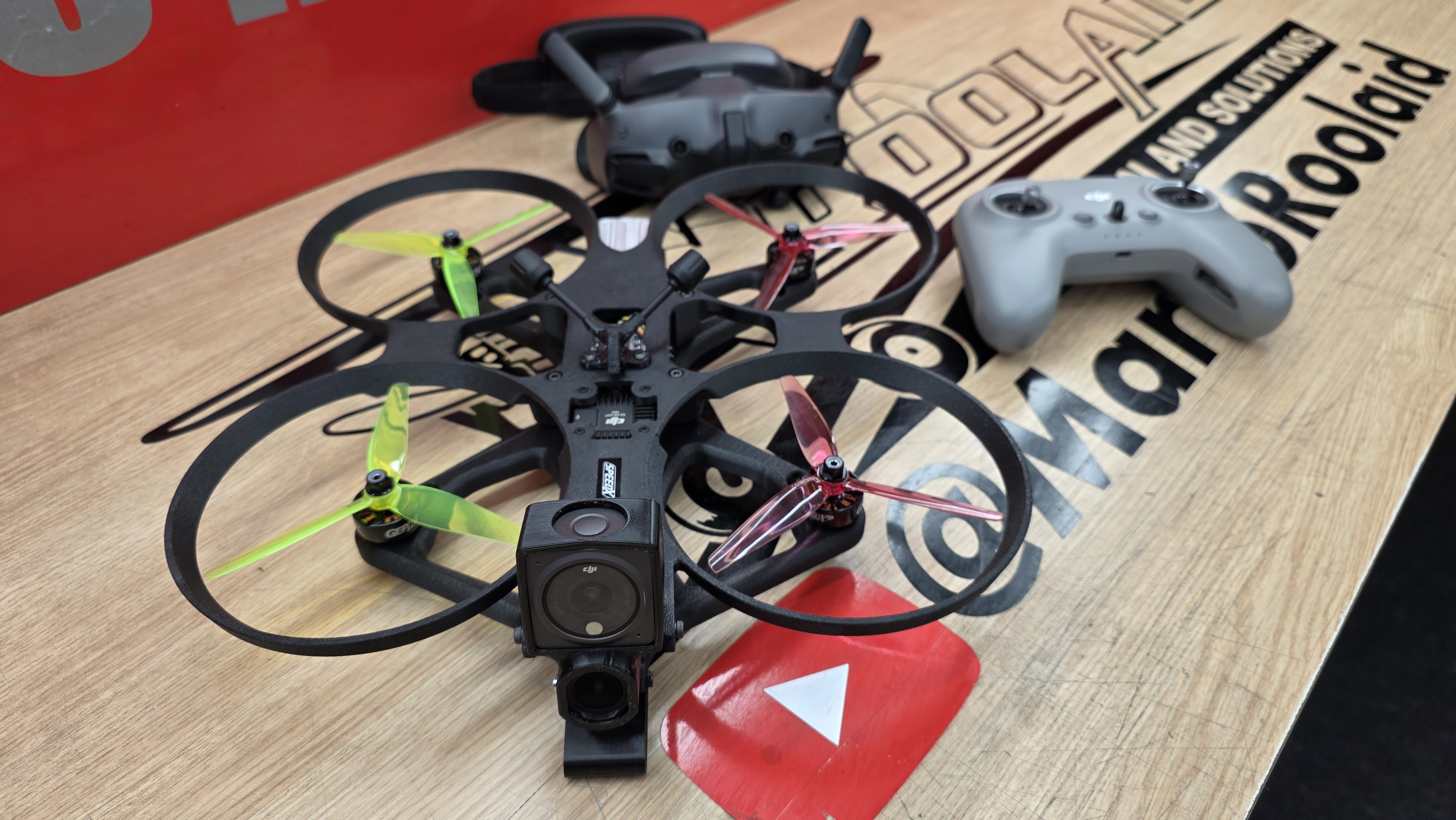 5 英寸管道式电影 FPV 无人机